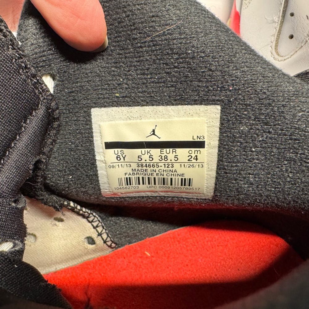 Air Jordan 6 retro white infrared sneakers, 6Y - Picture 10 of 14